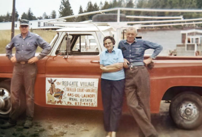 Red Gate Village - Grandpa Slim and Grandpa Lee Culbert